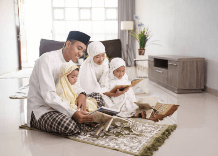 Yuk, Moms & Dads! Beribadah Bersama Si Kecil Jadi Lebih Menyenangkan Dengan Tips Ini!