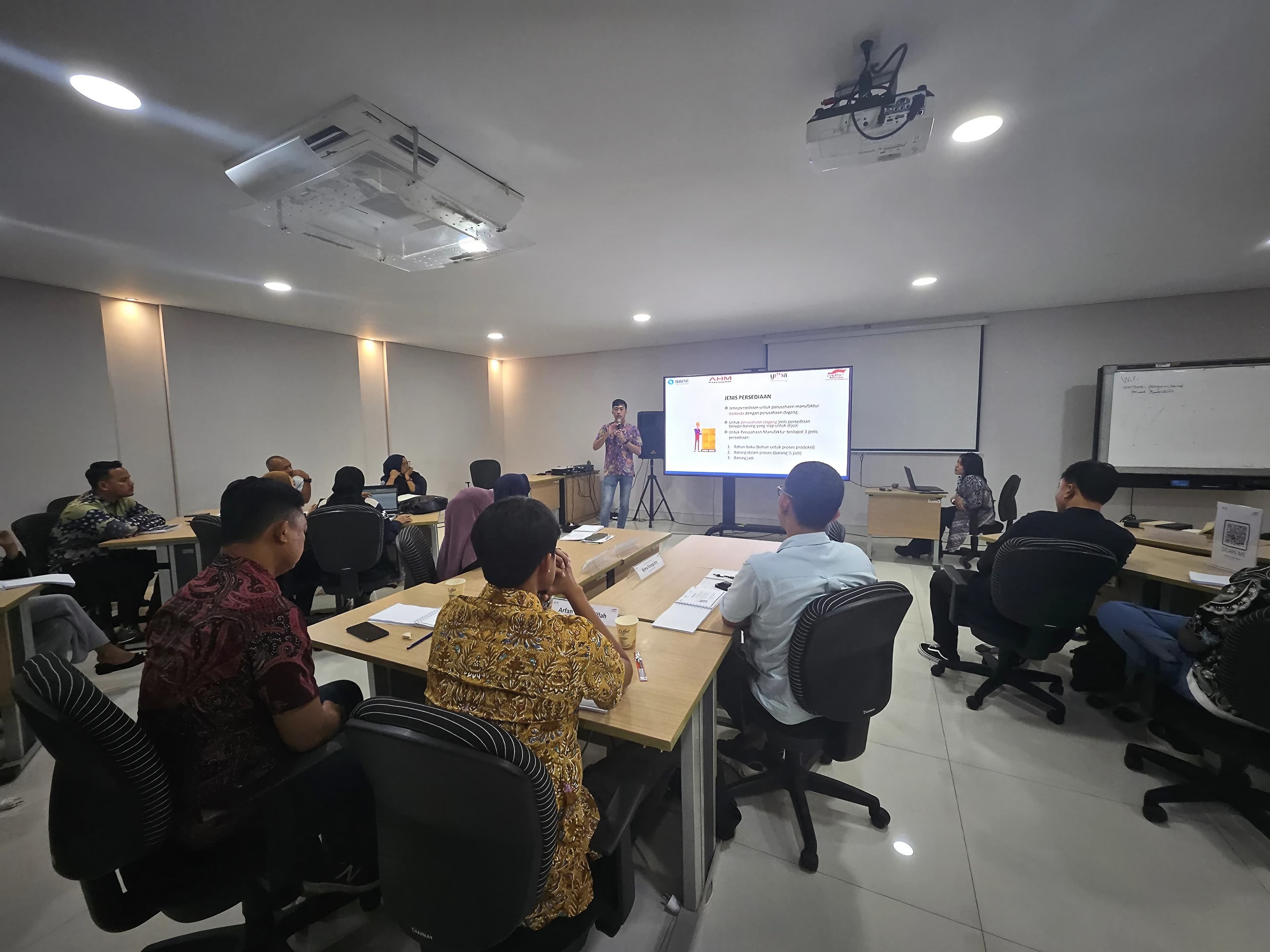 Dorong Inklusi Keuangan, AHM - Kemenperin Gelar Pelatihan bagi Pelaku IKM Lewat 'SANFinancial Clinic'