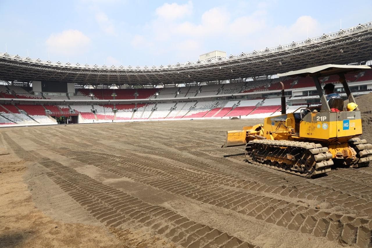 Jelang Kualifikasi Piala Dunia, PPKGBK Kebut Revitalisasi Lapangan Stadion Utama Gelora Bung Karno