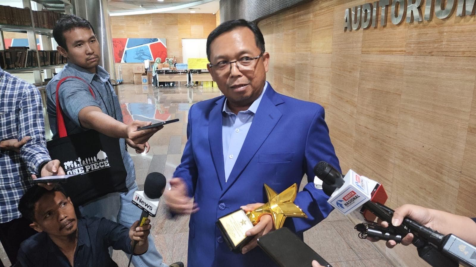 Herman Khaeron Raih Penghargaan Perpusnas Berkat Buku Tentang Ketahanan Pangan