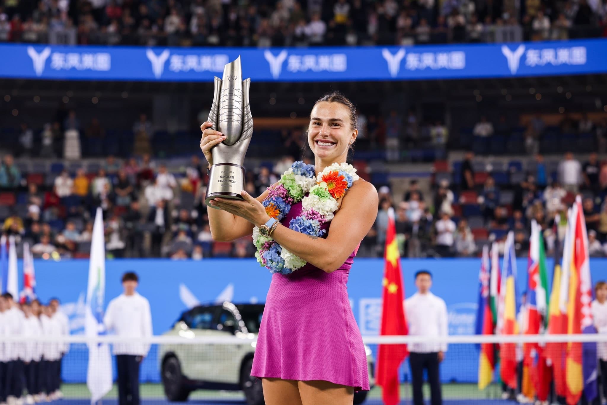Juara di Wuhan, Aryna Sabalenka Kian Dekat Gusur Iga Swiatek di Puncak Ranking WTA