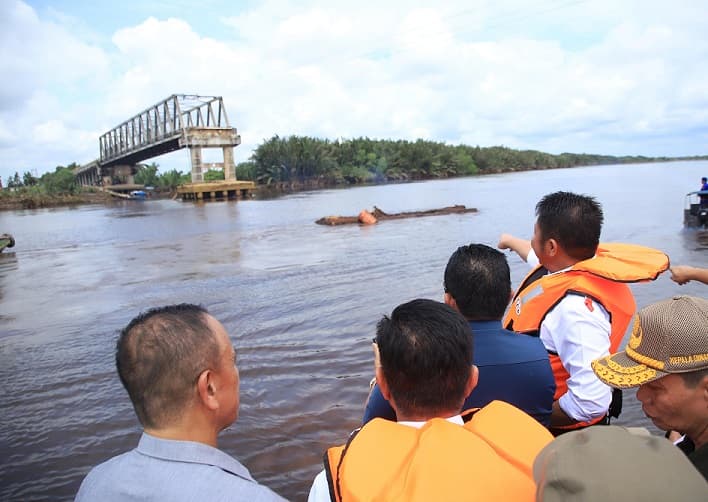 Tidak Mau Warganya Kesulitan Akses, Herman Deru Instruksikan Revitalisasi Jembatan P6 Lalan Muba Rampung Akhir 2025