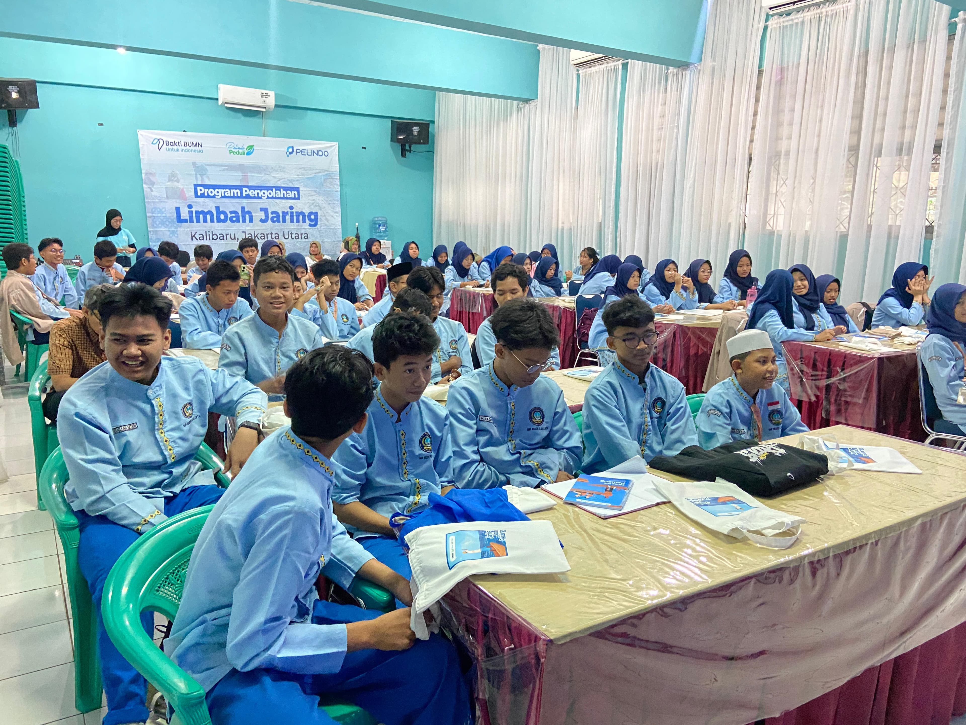 Pelindo Ajak Siswa Kelola Limbah Laut Lewat Edukasi Ghost Net