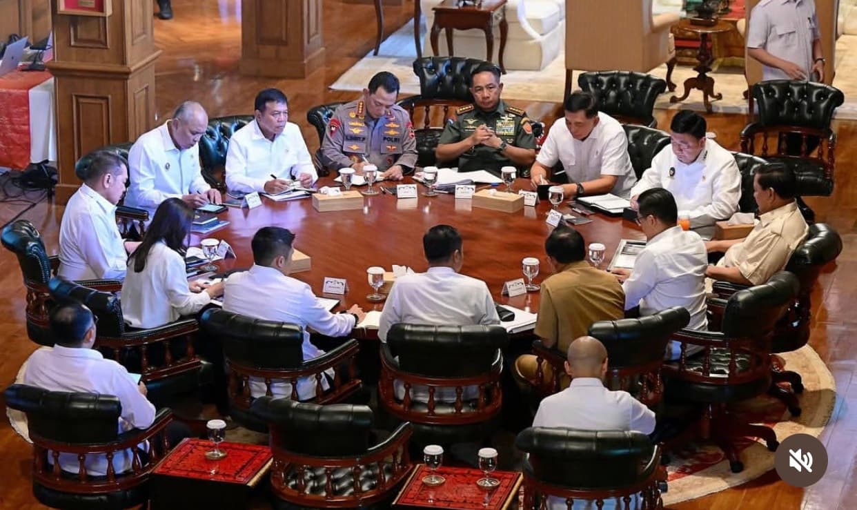 Prabowo Kumpulkan Sejumlah Menteri hingga Kapolri di Hambalang, Bahas Kondisi Global Terkini