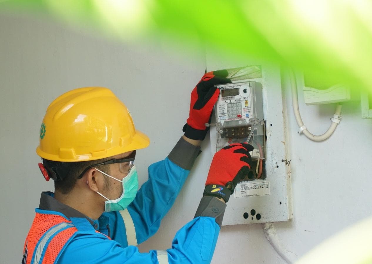 DPR Minta PLN Pastikan Pemerataan Listrik hingga Tingkat Dusun