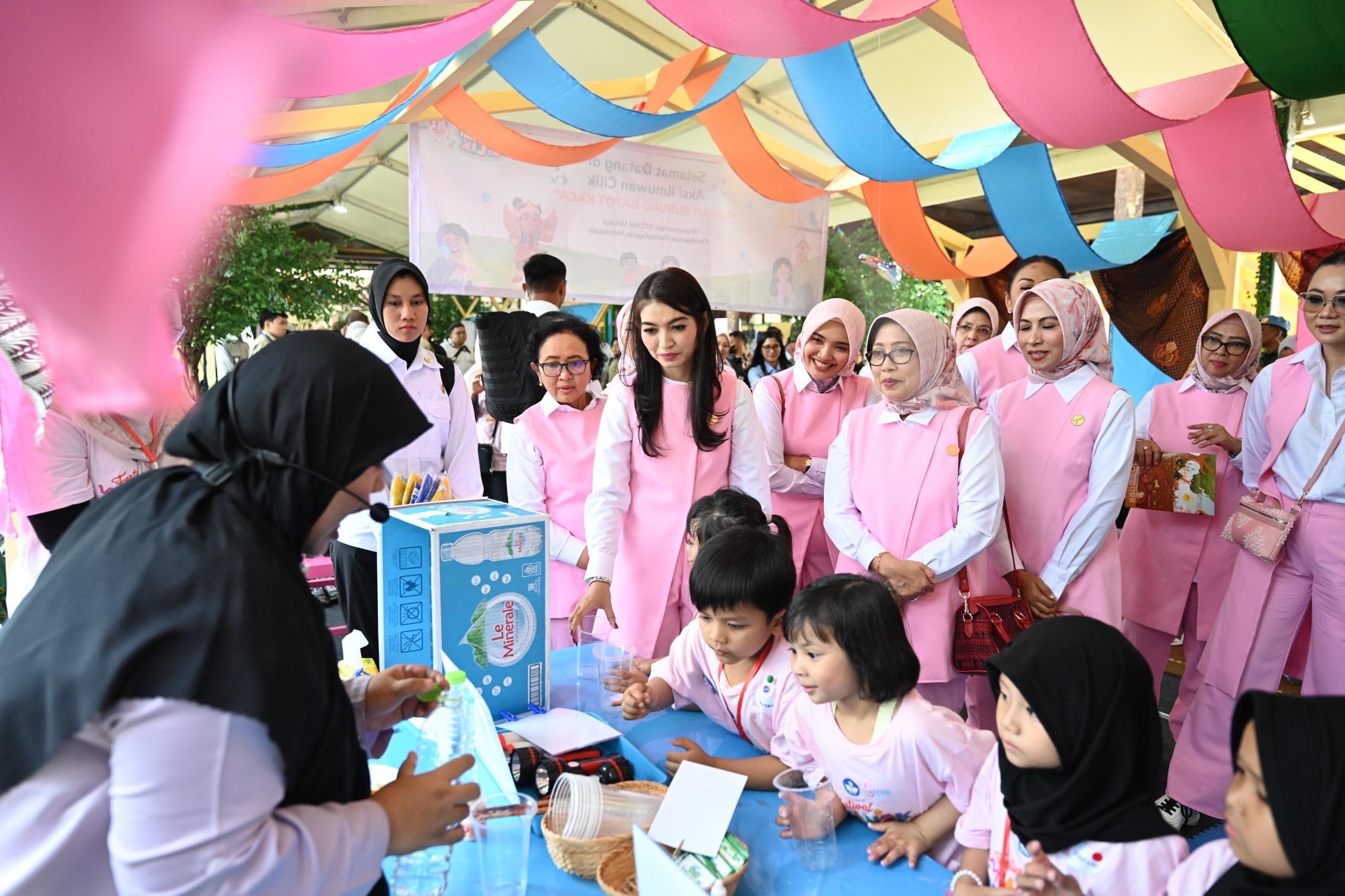 Selvi Ananda: Anak Hebat Tak Harus Juara Kelas, Tapi Jujur dan Punya Banyak Teman