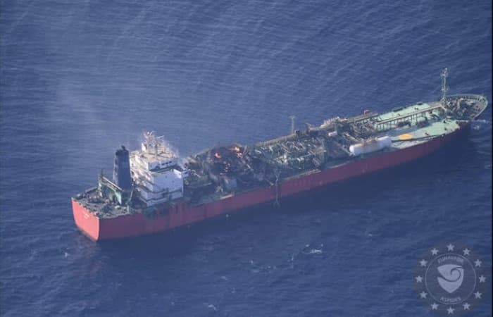 Kapal Tanker Gas Terbakar di Lepas Pantai Yaman Menewaskan Dua Pelaut