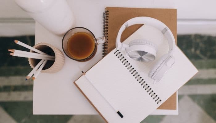 Kunci Jawaban Bahasa Indonesia Kelas 9 Halaman 7-8: Bab 1 Memahami Teks 