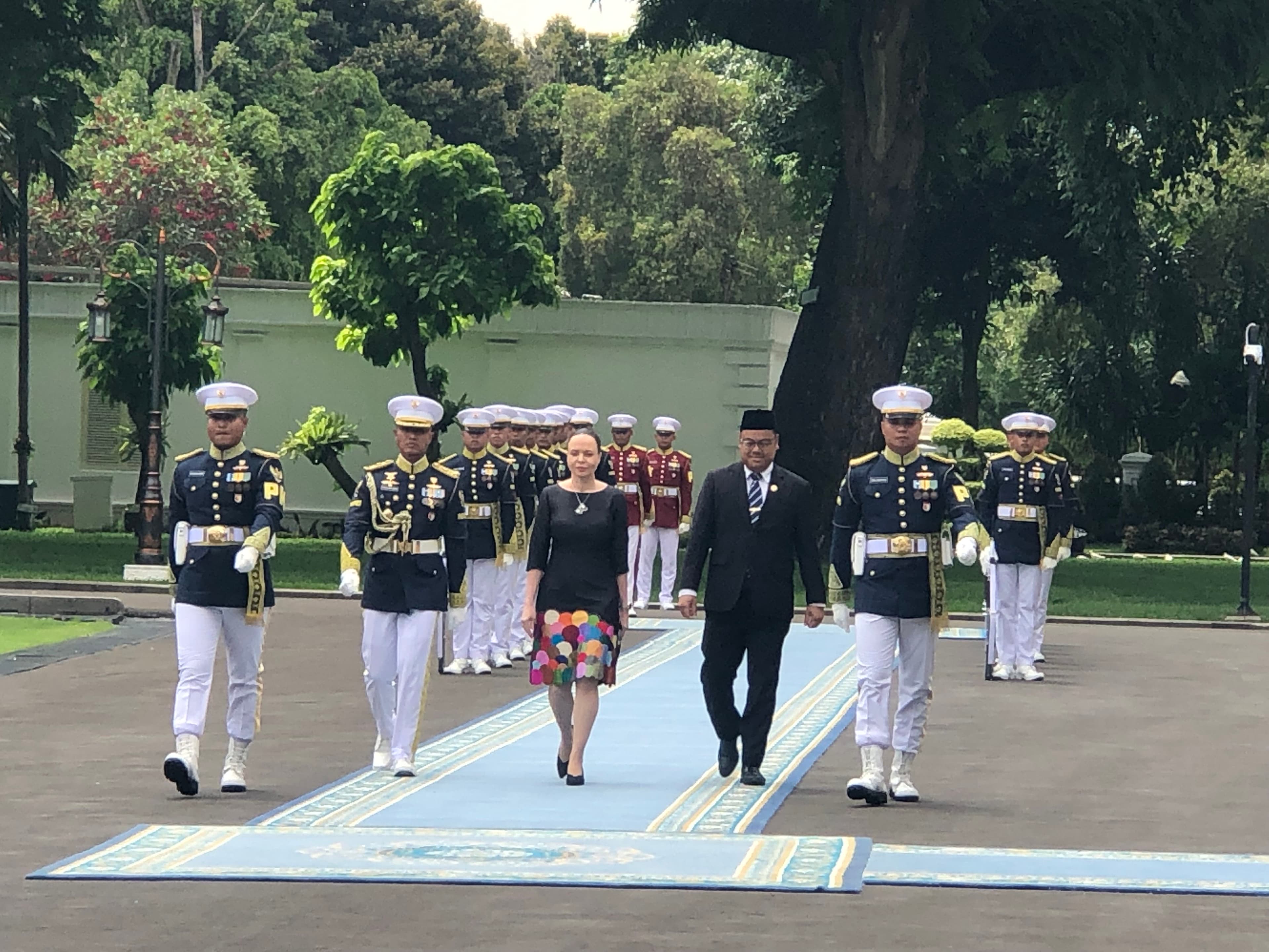 12 Duta Besar LBBP Menghadap Prabowo di Istana, Serahkan Surat Kepercayaan Penuh
