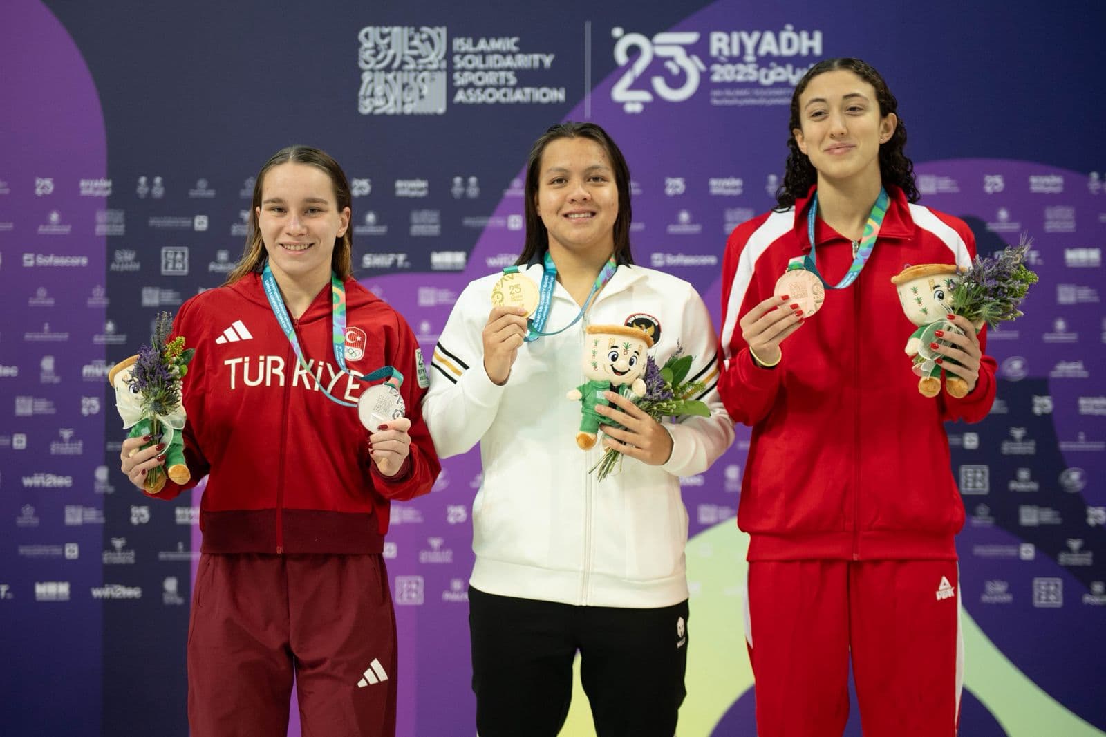 ISG: Adellia Persembahkan Emas Perdana untuk Tim Renang Indonesia, Merah Putih di Posisi 5