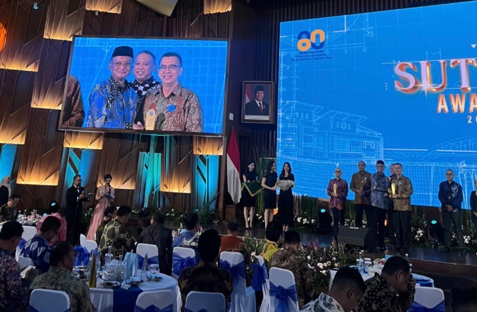 Guru Besar FT UI Raih Sutami Award 2025