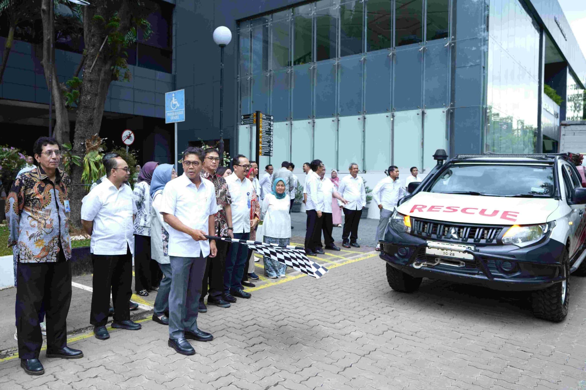 Kemenperin Kirim Bantuan Bencana Tahap Kedua, Ada Mobil Rescue hingga Starlink Mobile