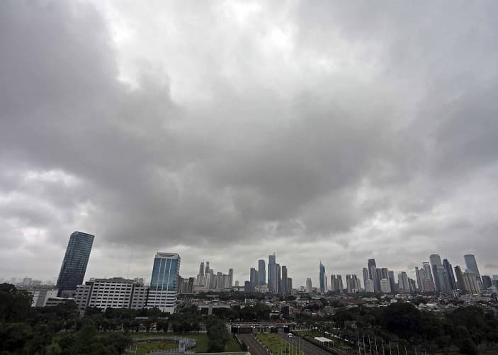 Kenapa Awan Bisa Terlihat Bergerak Sangat Cepat? Ini Faktor-faktor yang Memengaruhinya