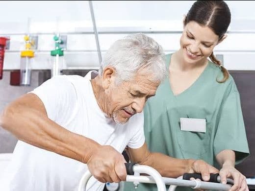 Cara Efektif Berkomunikasi dengan Penderita Stroke yang Sulit Berbicara