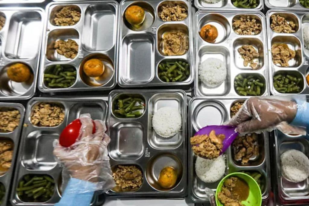 Anggaran MBG Diloloskan DPR, Mengapa PDIP Telat Menanduk?