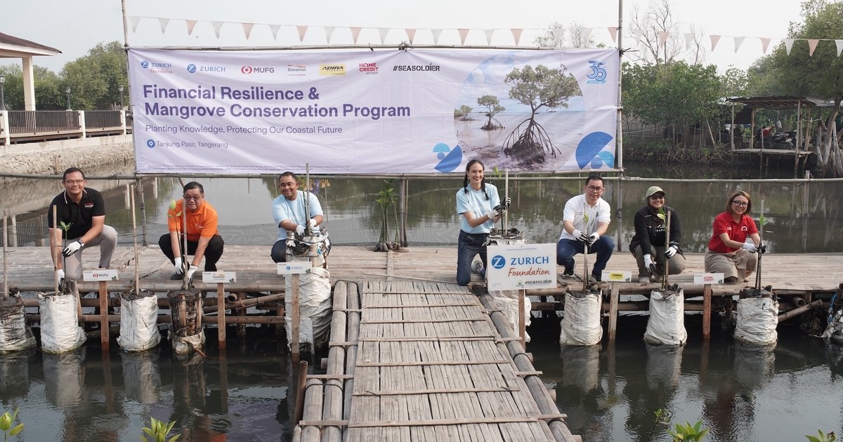 Zurich Tanam 1.000 Mangrove di Tangerang, Potensi Serap 12,3 Ton CO₂ per Tahun