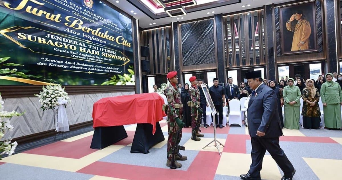 Prabowo Beri Penghormatan Terakhir kepada Almarhum Jenderal TNI (Purn) Subagyo Hadi Siswoyo di Mabesad