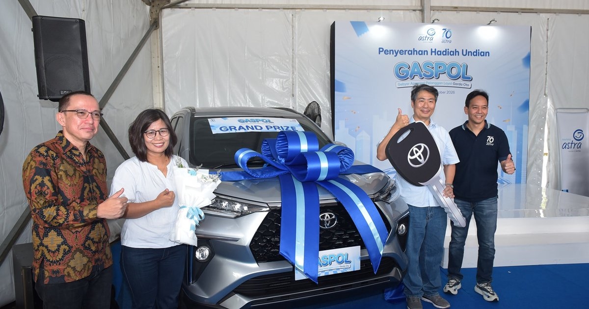 Asuransi Astra Serahkan Toyota Veloz Hybrid kepada Dommy Eriko, Pemenang Undian GASPOL 2026