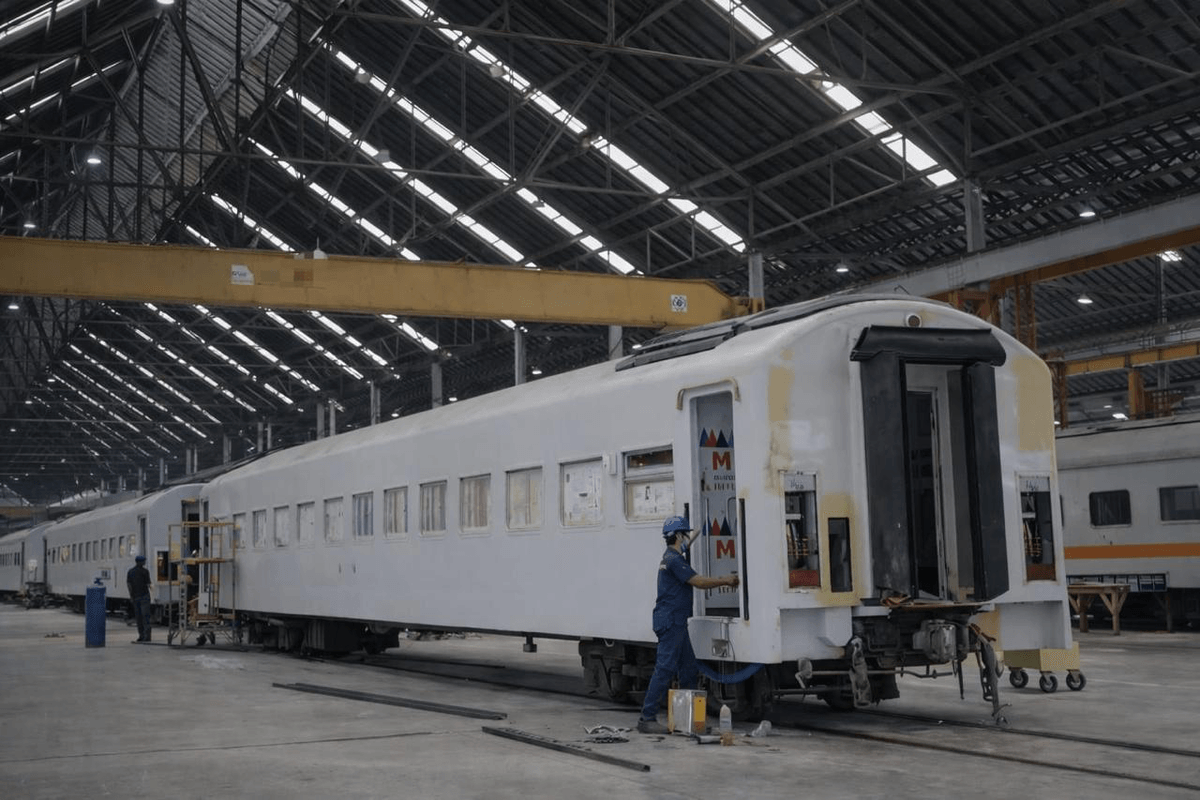 KAI Mulai Jual Tiket Kereta Ekonomi Kerakyatan Periode Lebaran, Yuk Jangan Sampai Ketinggalan!