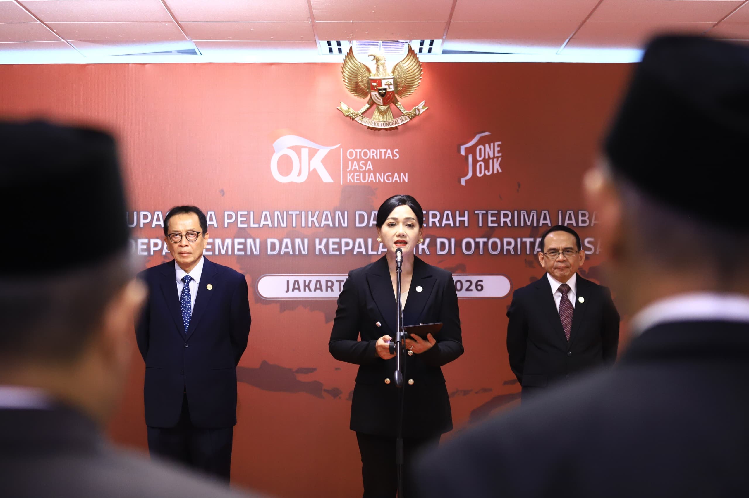 Pjs Bos OJK Lantik Kepala Departemen dan Kepala OJK Daerah