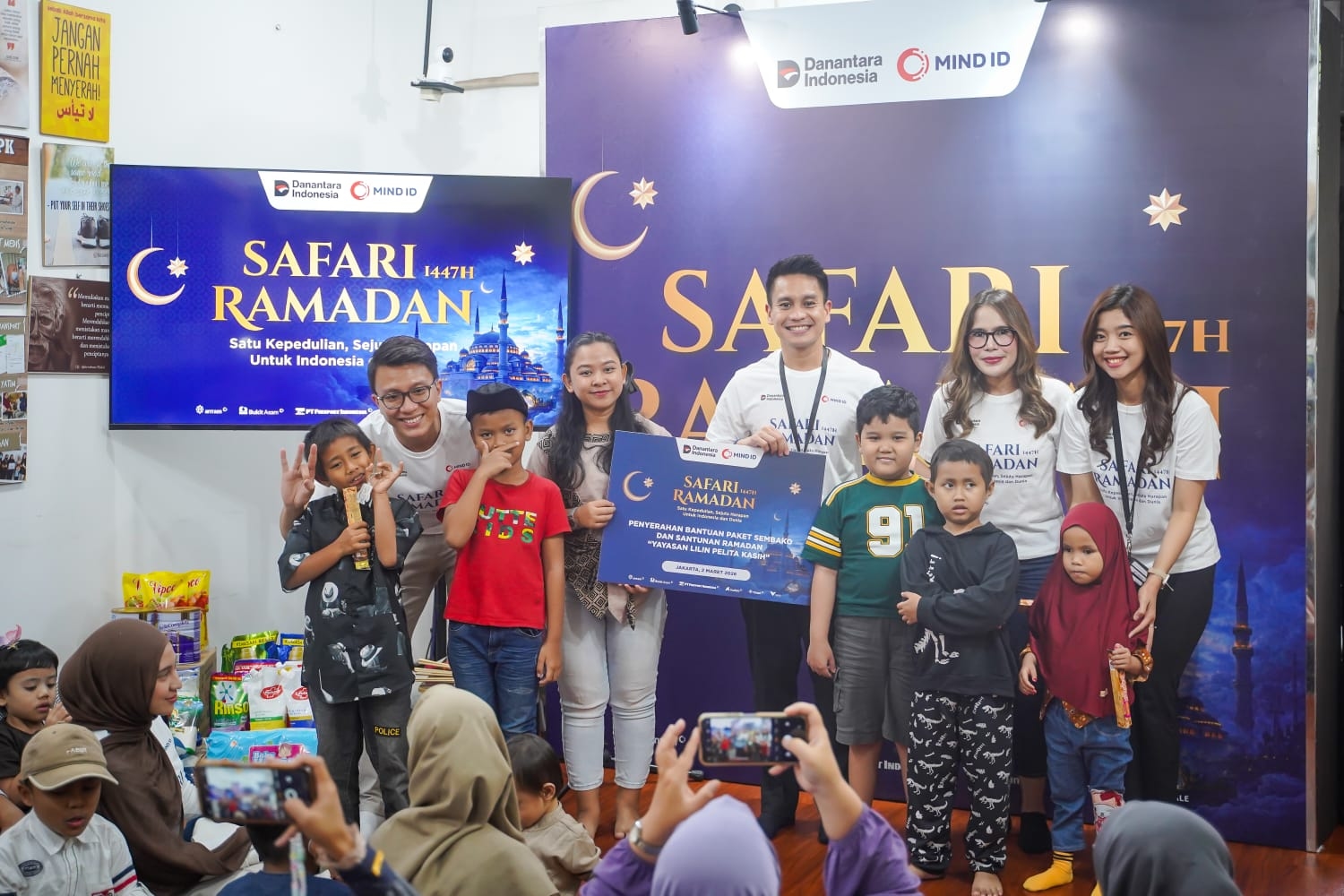 Bantuan Bagi Anak Penyandang Kanker dalam Rangkaian Safari Ramadan MIND ID