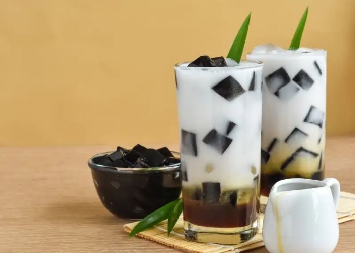 Resep Es Cincau Susu Paling Praktis untuk di Rumah, 5 Menit Jadi!