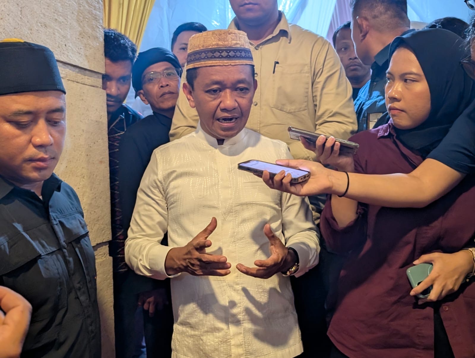 Bahlil Cari Solusi Untuk Dua Kapal Pertamina Yang Terjebak di Selat Hormuz