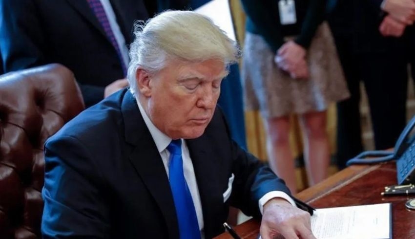 Trump Mengeluh Negara-negara yang Sudah Dibantunya Enggan Kirim Kapal ke Selat Hormuz