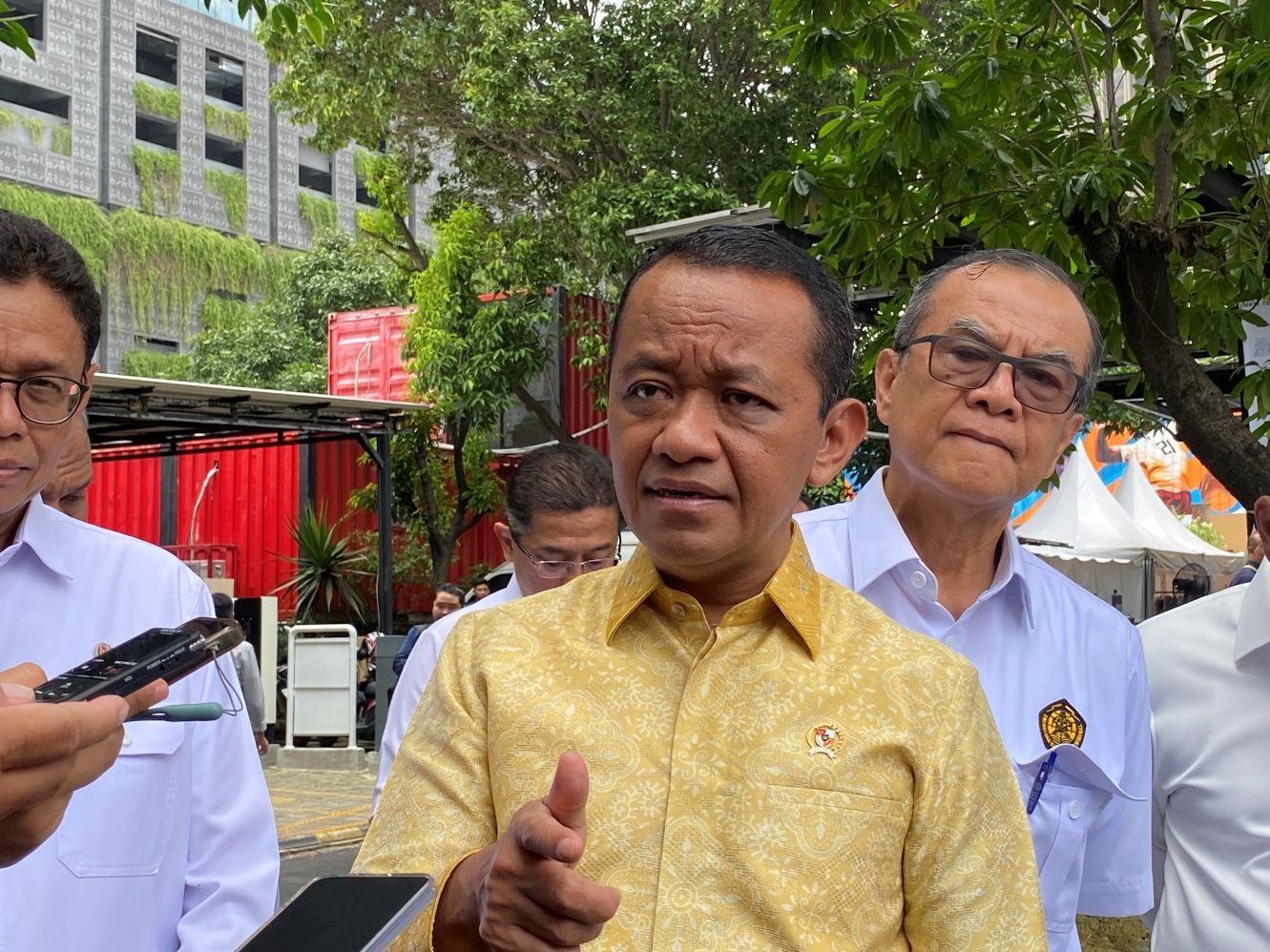 Prabowo Perintahkan Bahlil Percepat Transisi Energi dan Diversifikasi Sumber Minyak Nasional