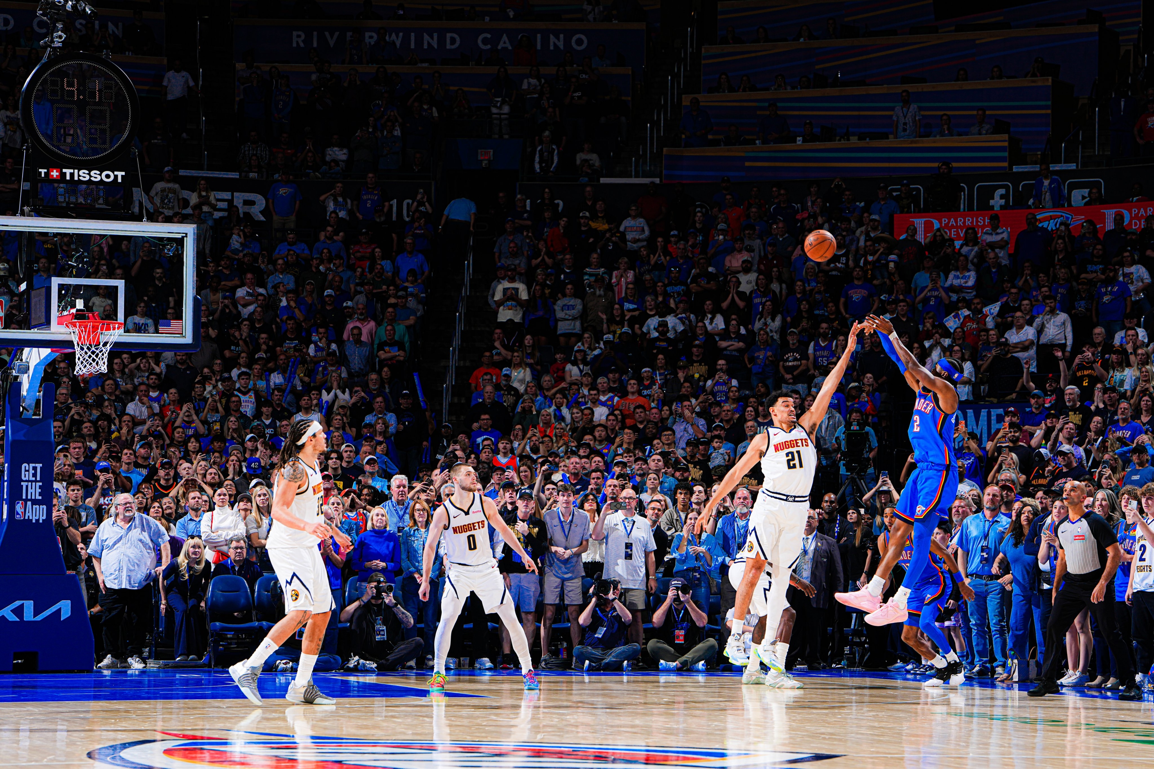 NBA Hari Ini: Shai Gilgeous-Alexander Samai Rekor Abadi Wilt Chamberlain, Thunder Bungkam Nuggets