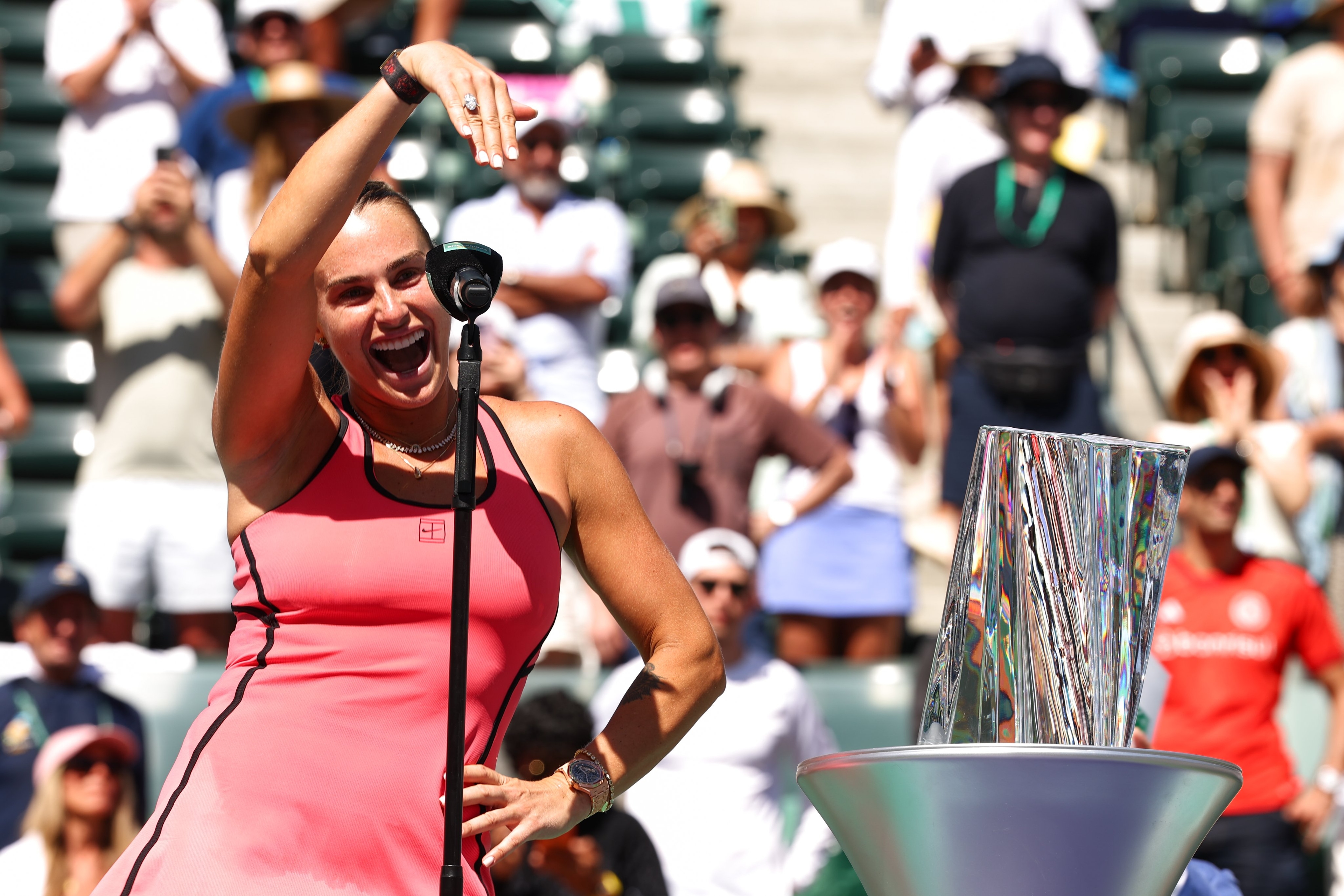 Indian Wells: Penantian Berakhir, Aryna Sabalenka Balaskan Dendam Pada Elema Rybakina di Partai Puncak