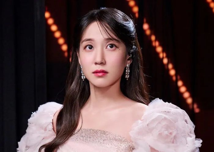 Park Eun Bin Pertimbangkan Bintangi Drama Sejarah “The Palace Is Home to Dog Flowers”