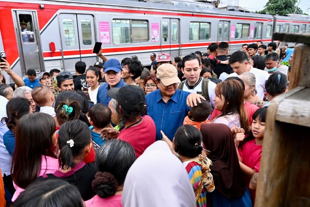 Kehadiran Prabowo Bawa Harapan Warga Bantaran Rel Kereta Senen Bisa Tinggal Lebih Layak