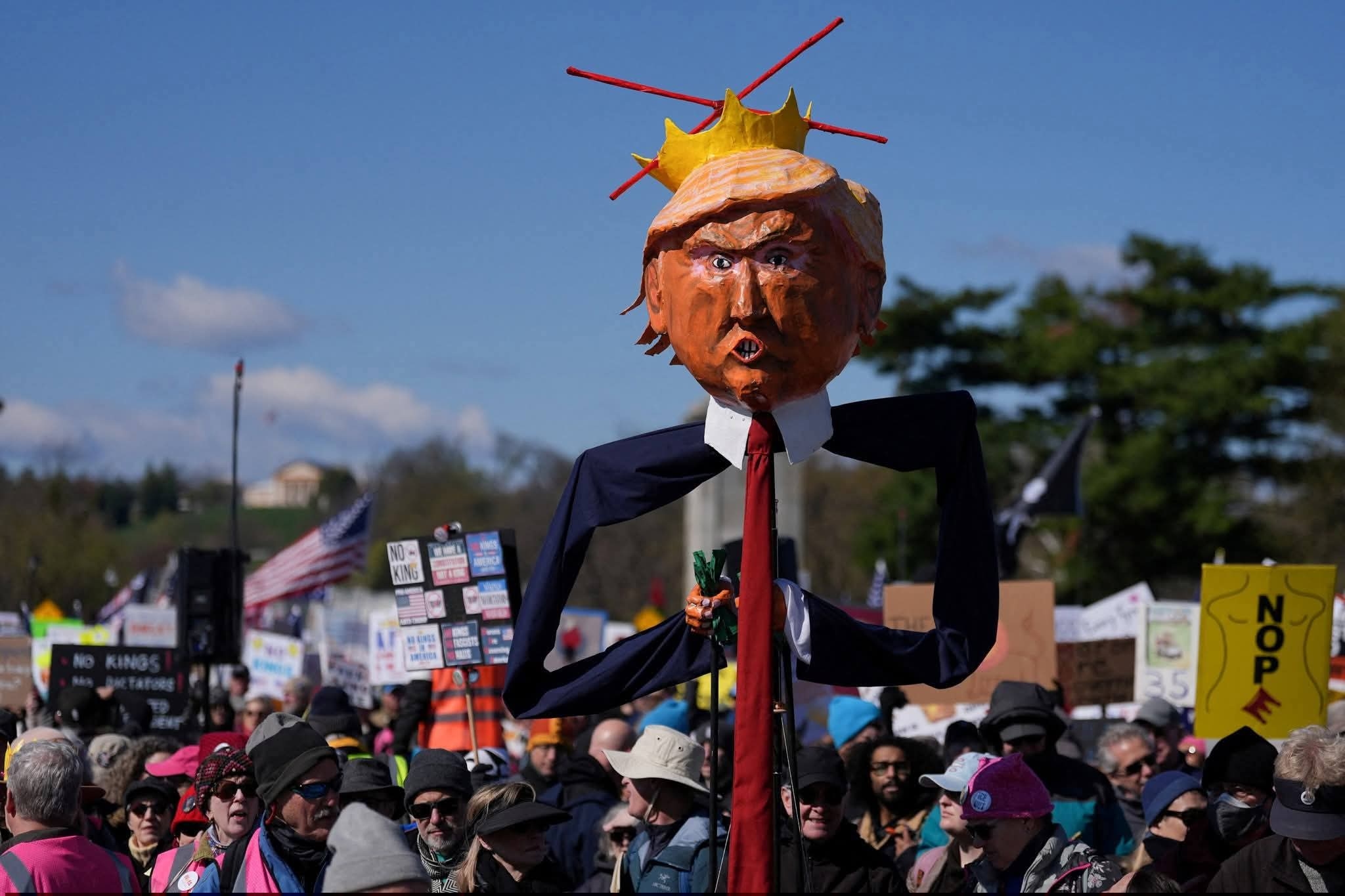 Jutaan Warga Turun ke Jalan, Gelombang Demo “No Kings” Protes Trump dan Perang Iran