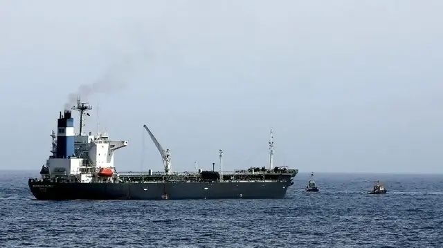 Kapal Tanker Raksasa Kuwait Diserang Drone Iran di Pelabuhan Dubai