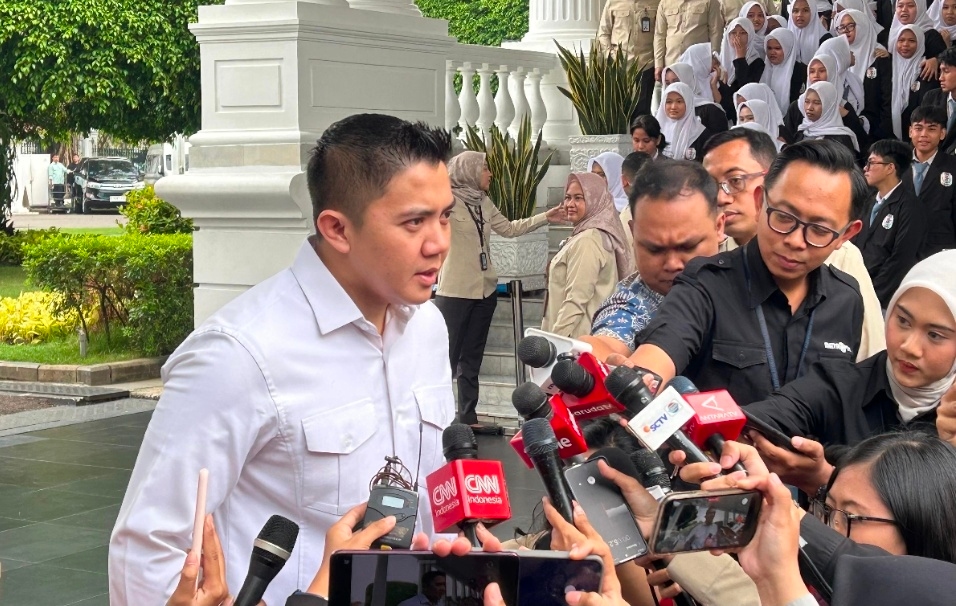 Seskab Teddy Soal Isu Reshuffle Kabinet: Tunggu Saja