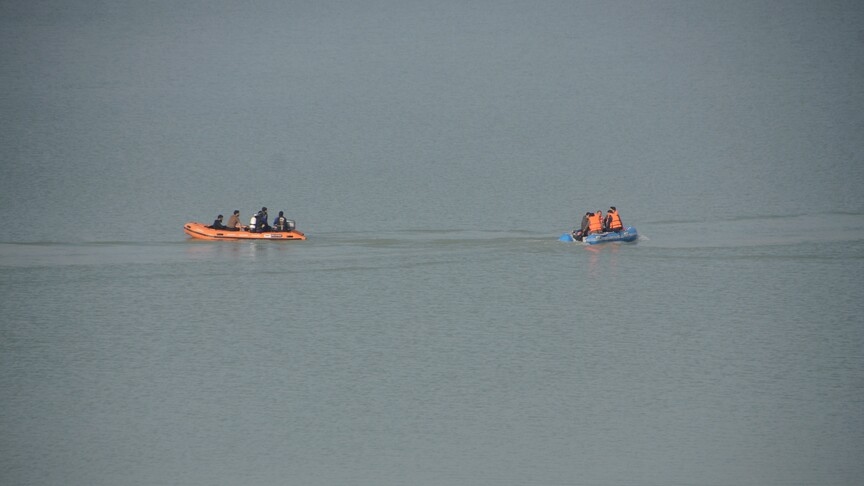 Perahu Peziarah Terbalik usai Menabrak Jembatan di Sungai Yamuna India, 10 Orang Tewas