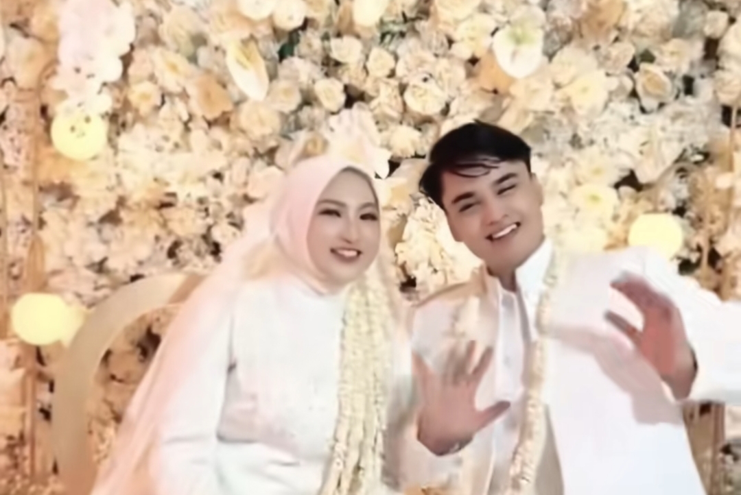 Demi Jaga Kebahagiaan Anak, Ini Alasan Denada Tak Hadiri Pernikahan Sang Putra