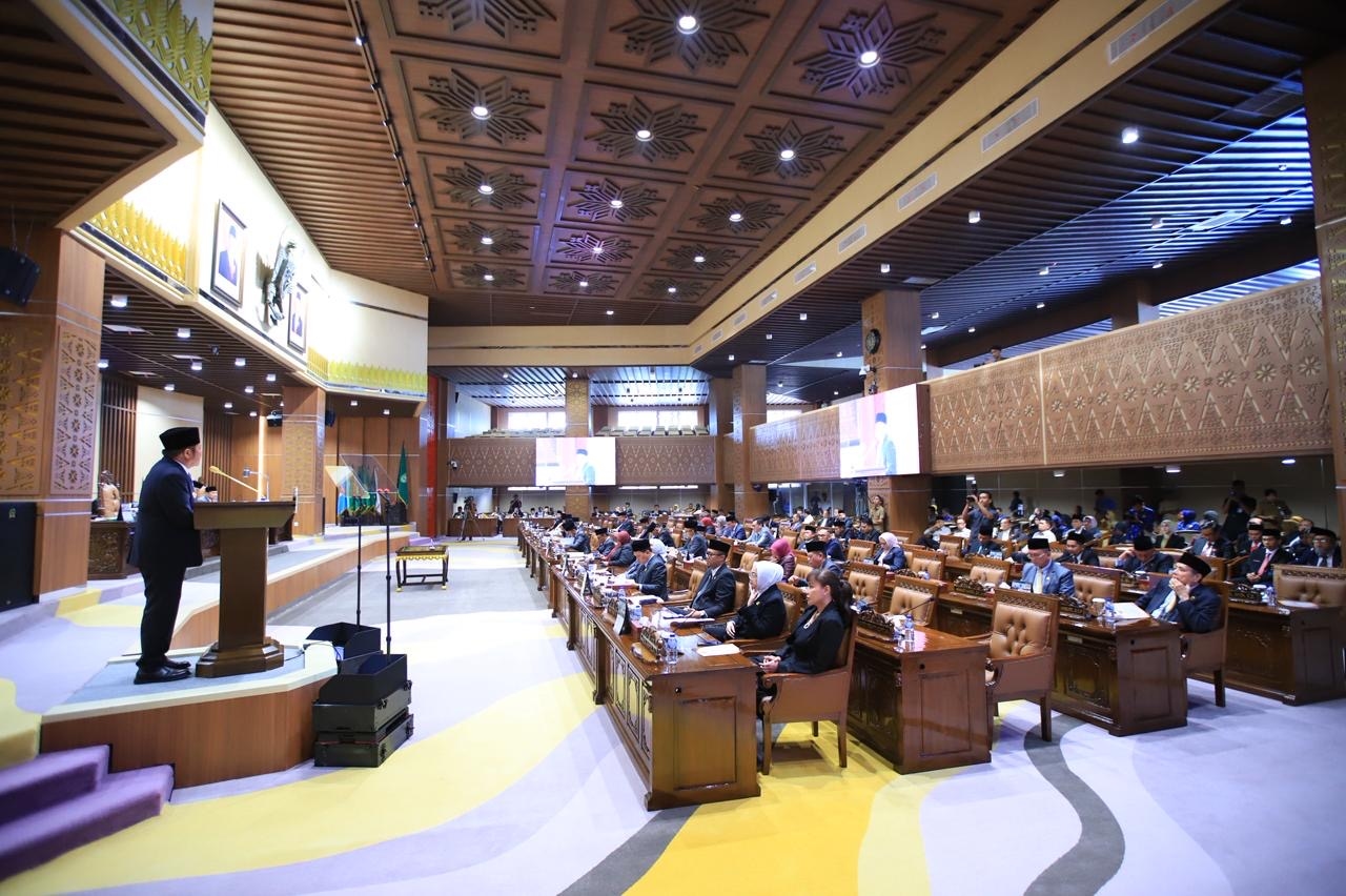 Gubernur Herman Deru Hadiri Paripurna, DPRD Sumsel Setujui LKPJ TA 2025