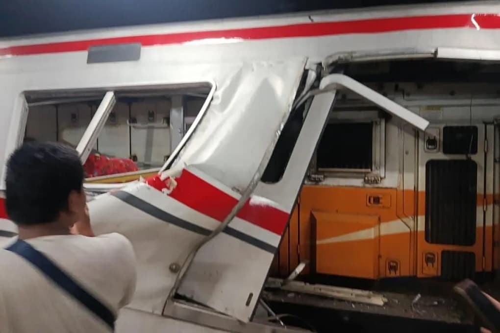 Gangguan Perjalanan di Bekasi Timur, KAI Masih Evakuasi Korban Argo Bromo Anggrek Tabrak KRL