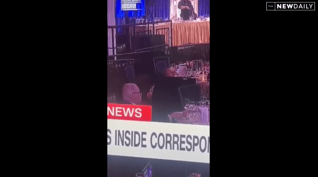 Viral, Pria Santai Makan Salad Saat Penembakan di Acara Makan Malam Trump