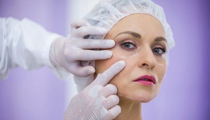 Apa Itu Facelift? Ini Penjelasan Medis, Manfaat, dan Bahayanya