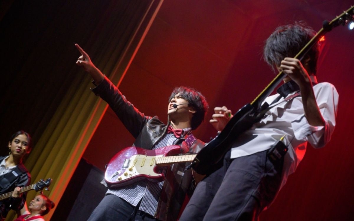 Siswa Sekolah Victory Plus Sukses Pentaskan Drama Musikal “School of Rock” di Bekasi