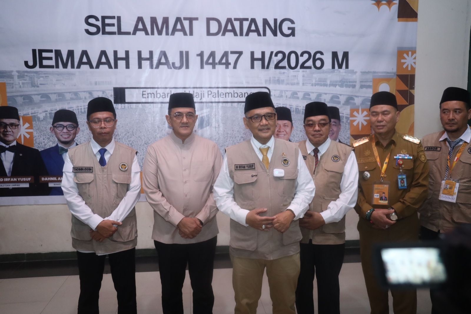 Sekda Sumsel dan Menteri Haji Tinjau Kloter PLM 10, Pastikan Pelayanan Jemaah Optimal