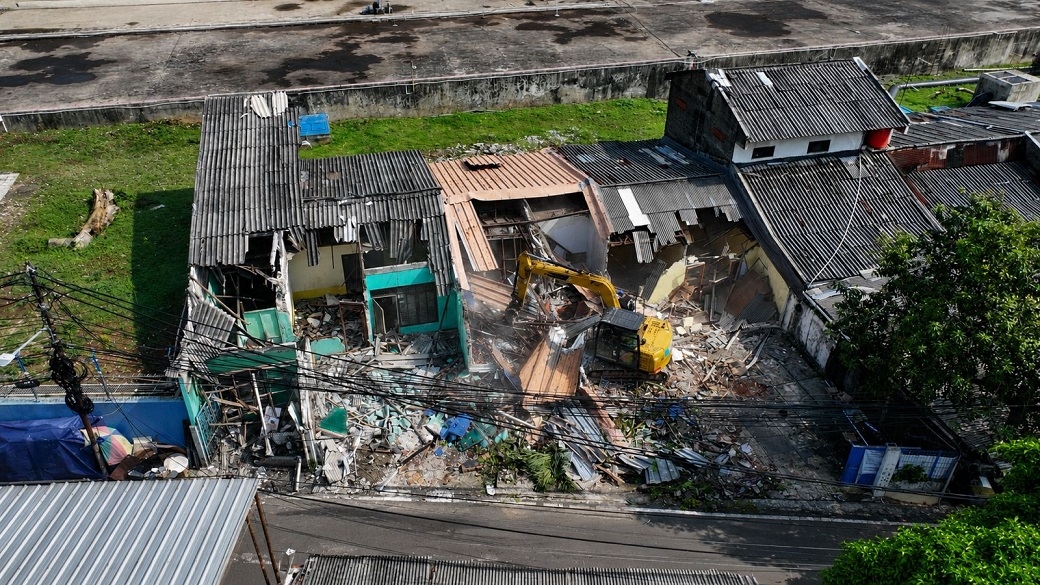 PAM Jaya Tertibkan 15 Rumah Dinas di IPA Pejompongan II
