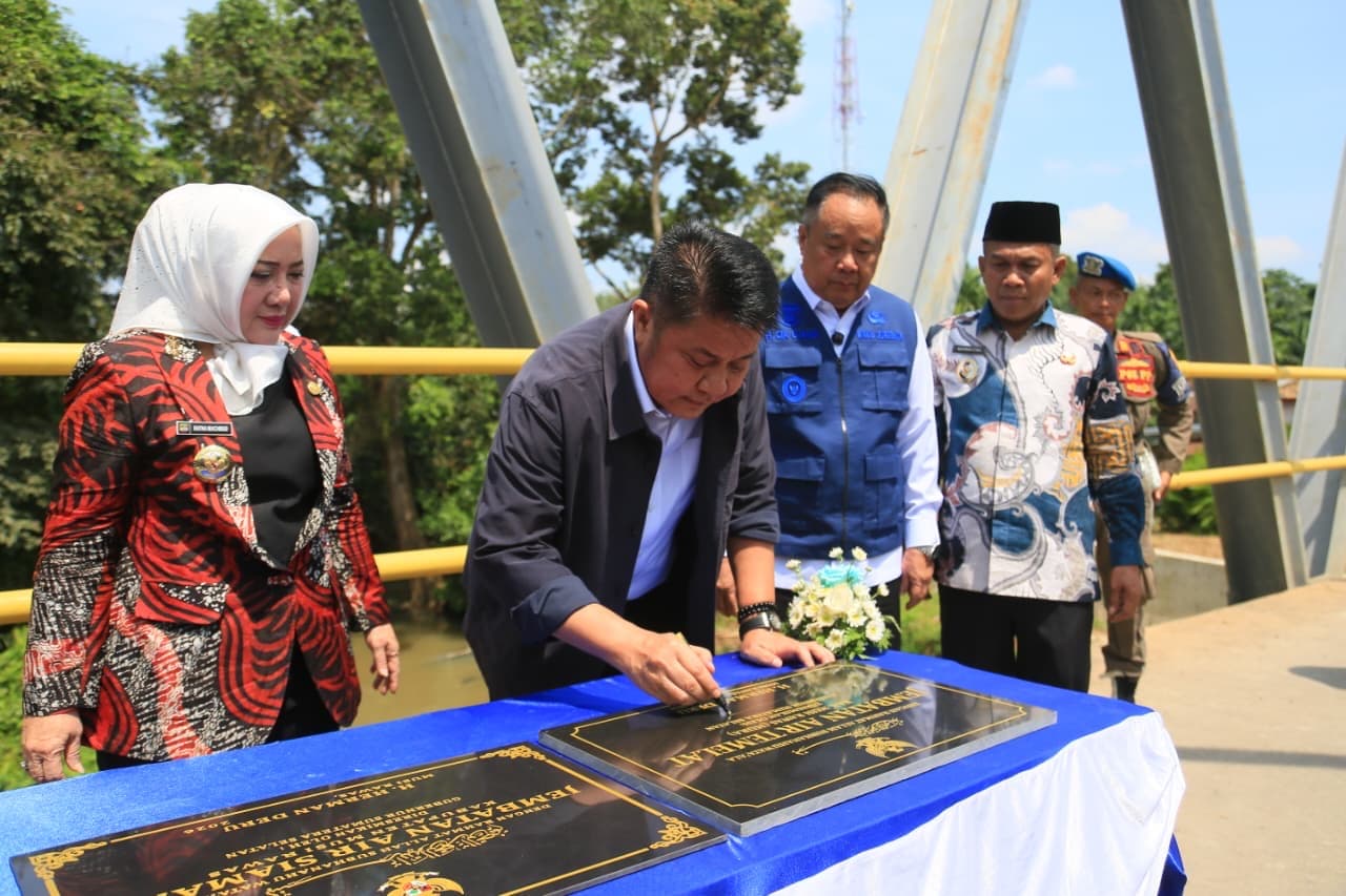 Gubernur Herman Deru dan Wagub Cik Ujang Resmikan 17 Jembatan di Sumsel