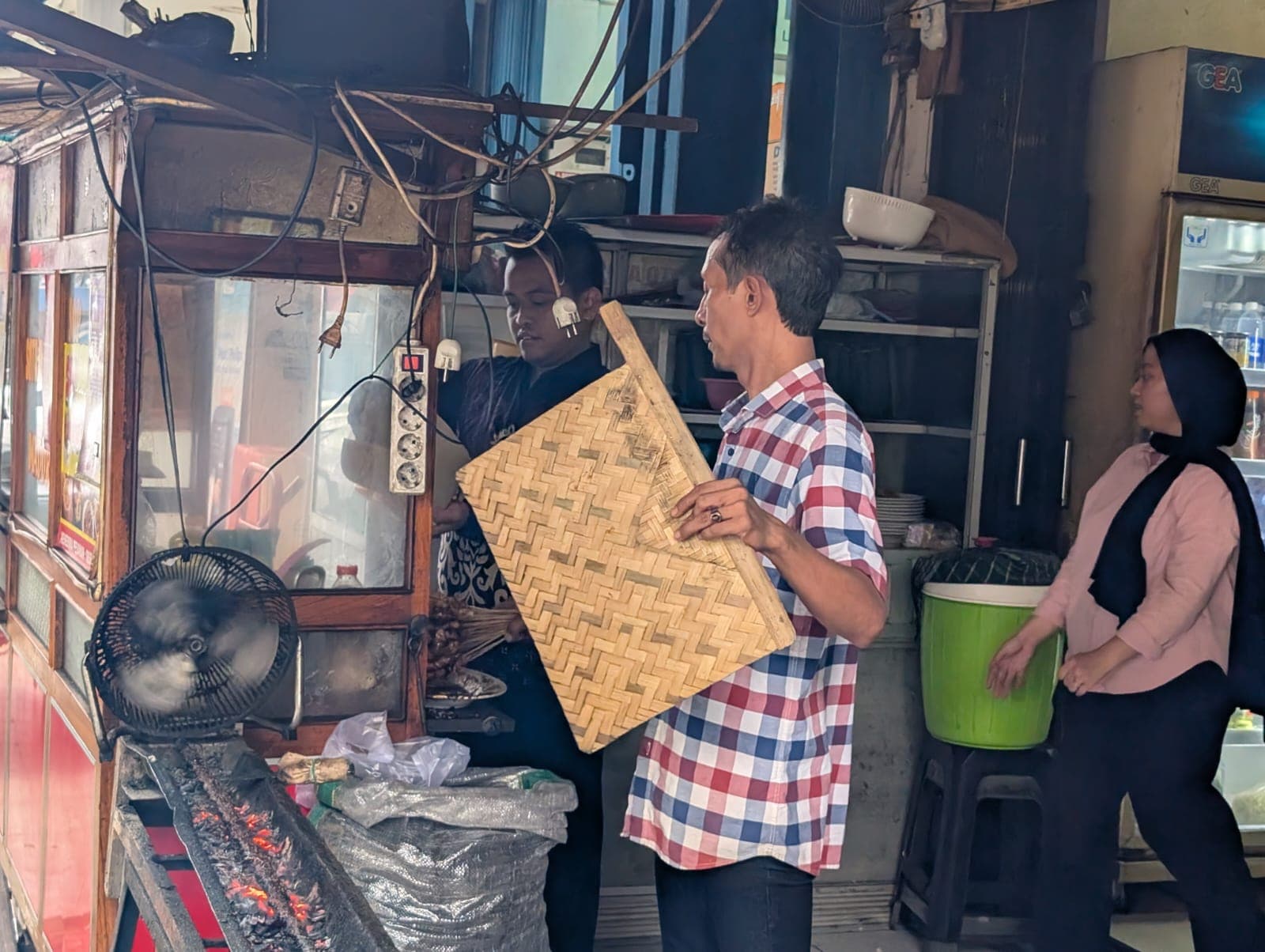 Sate Barokah Mayestik, dari Gerobak Pinggir Jalan hingga Sewa Ruko Berkat KUR BRI