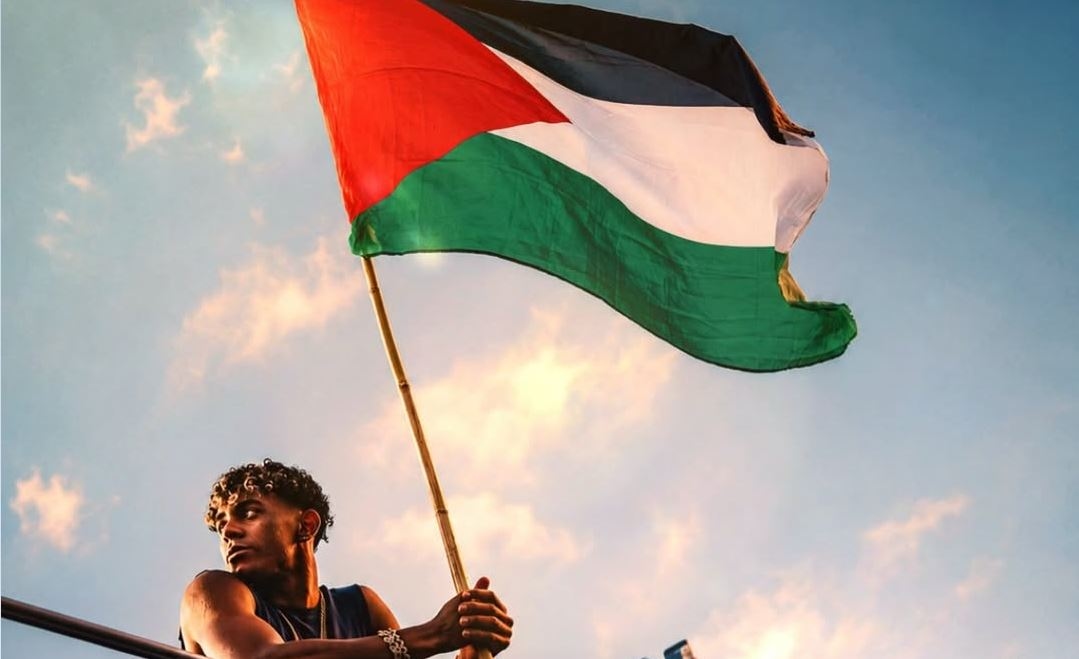 Perayaan Barcelona Dihadiri 750 Ribu Orang, Lamine Yamal Kibarkan Bendera Palestina