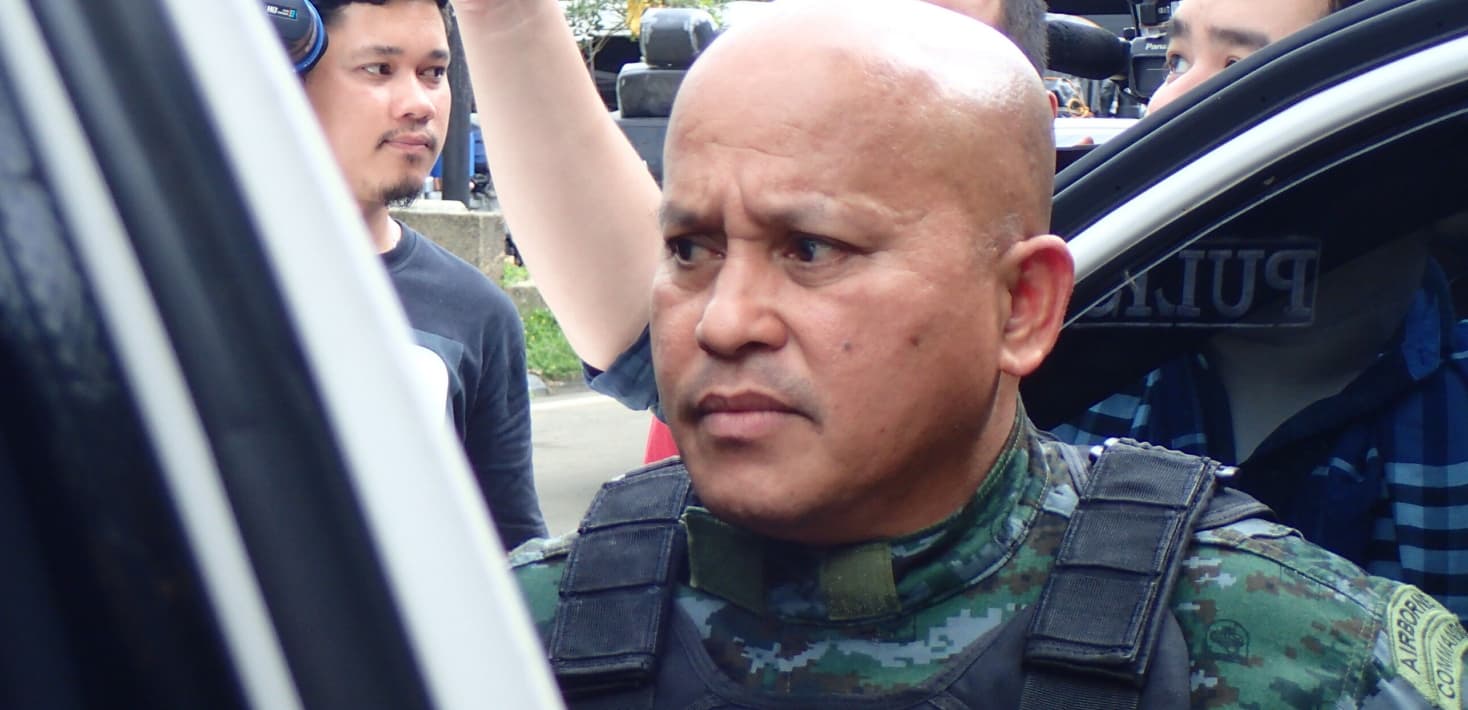 Tembakan Meletus di Gedung Senat Filipina, Senator Buronan ICC Ronald dela Rosa Menolak Ditangkap