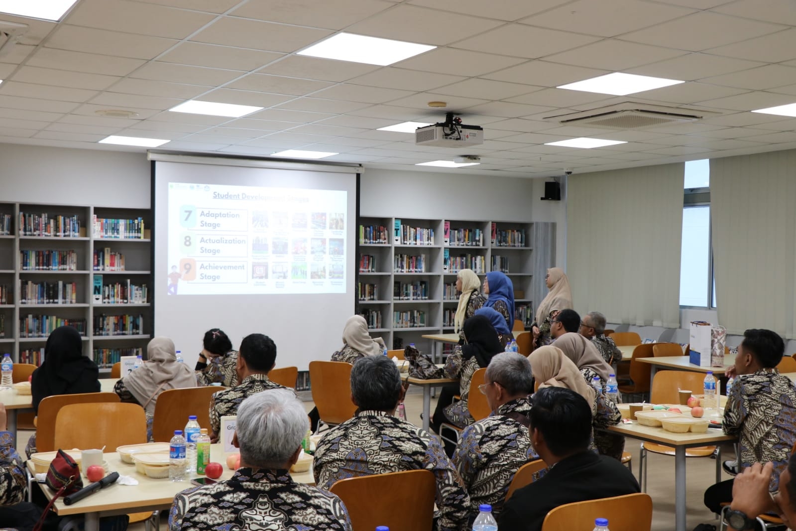 SMP Labschool Kebayoran Perkuat Pendidikan Global Lewat Benchmarking ke Singapura dan Malaysia